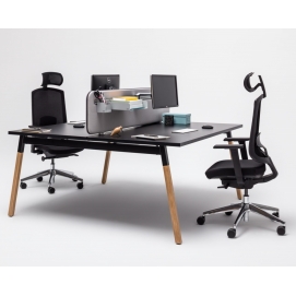 OGI W desk with 2 workspaces